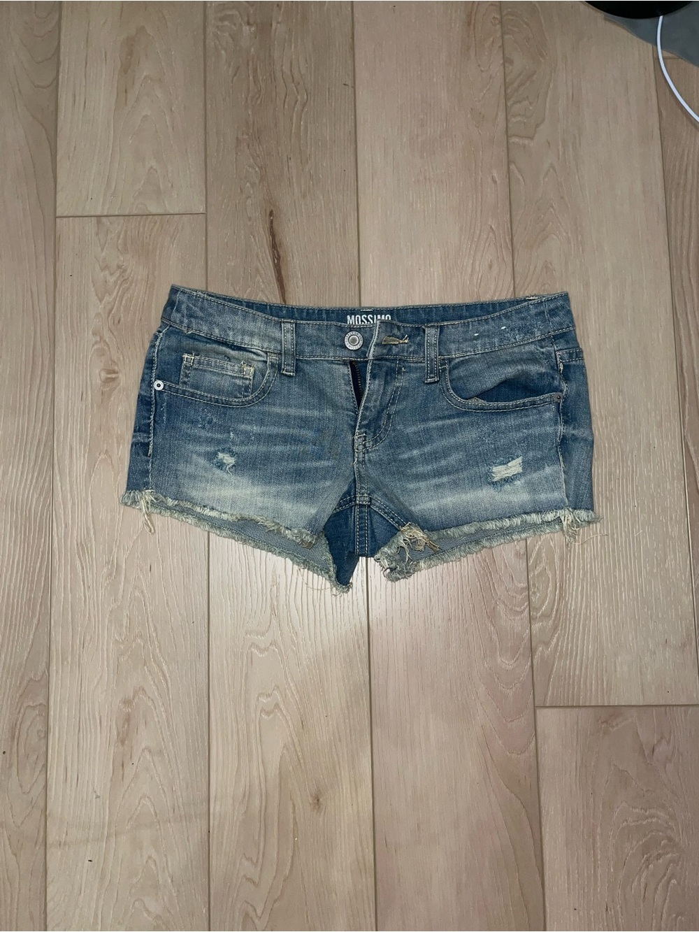 Low rise y2k denim shorts